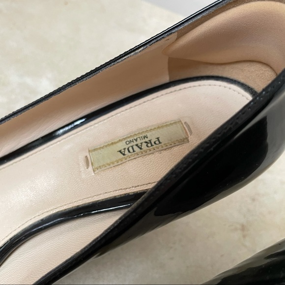 PRADA Black patent leather triangle heels - Picture 5 of 16
